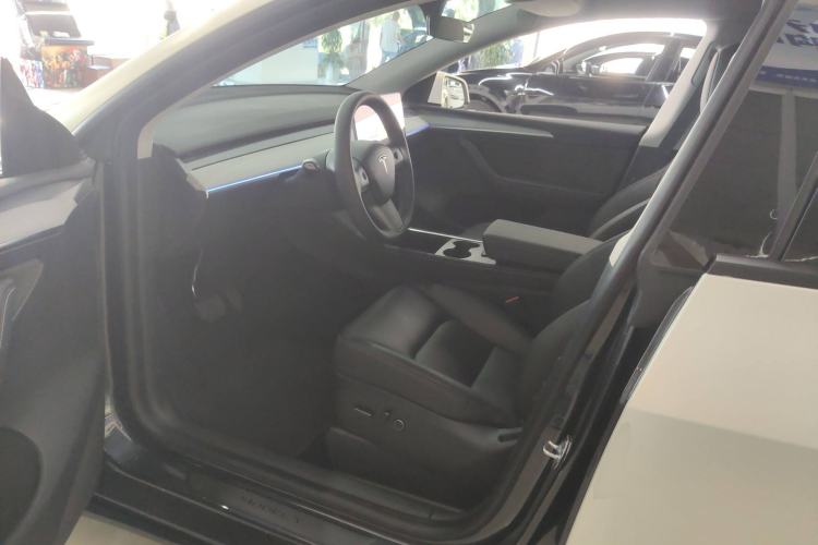 Used Tesla Model Y 2024 Rear-Wheel-Drive Version
