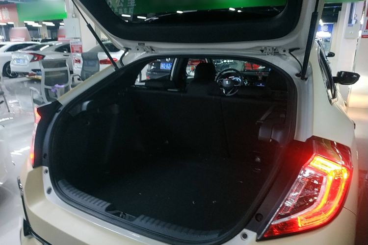 Used Honda Civic 2021 HATCHBACK 220TURBO CVT New Trendsetter
