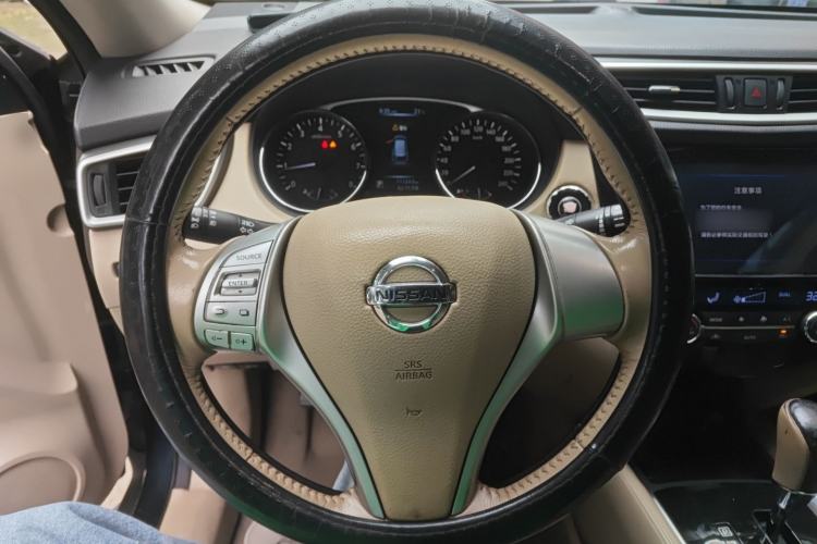 Used Nissan X-Trail 2015 2.0L CVT Comfort MAX Edition 2WD
