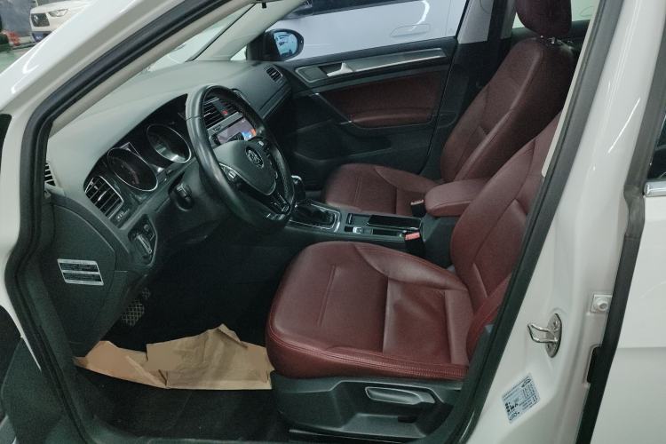 Used Volkswagen Golf 2017 230TSI Automatic Comfort Edition – Celebrating Milestone of One Million Units
