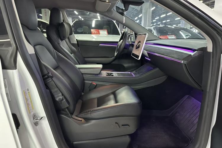 Used Tesla Model Y 2022 Long-Range All-Wheel-Drive Version
