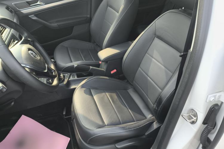 Used Volkswagen Lavida 2015 1.6L Manual Comfort Edition
