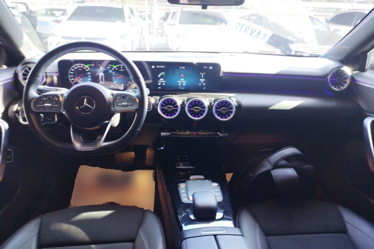 Used Mercedes-Benz A-Class 2022 Second Facelift A 200 L Sport Sedan Fashion Version
