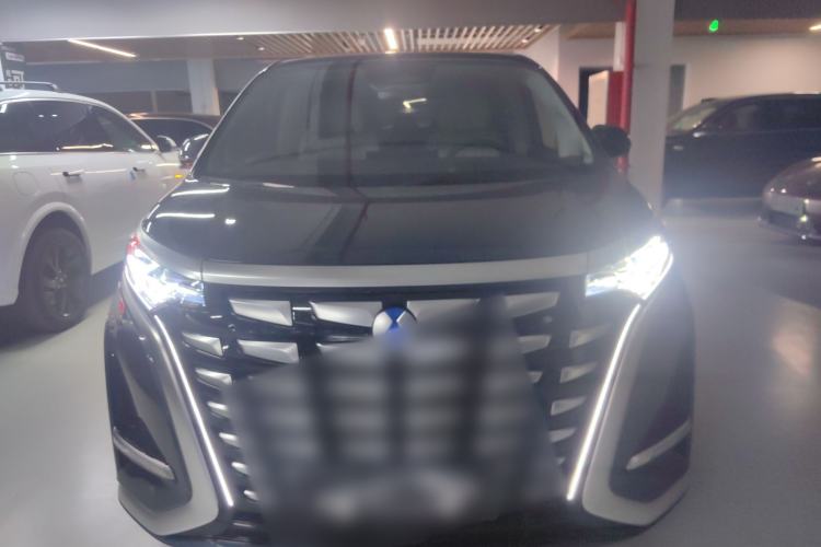 Used Denza D9 2024 DM-i 980 Four-Wheel Drive Flagship Model
