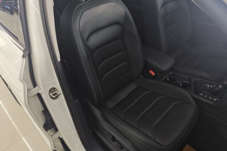 Used Volkswagen Tiguan L 2019 330TSI Automatic Two-Wheel Drive Smart Luxury Version China V Emission Standard
