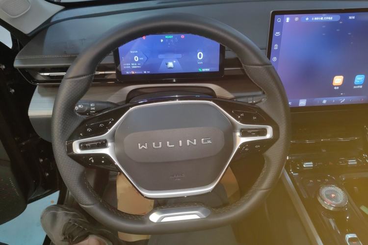 Used Wuling Xingguang 2024 Co-Creation Edition 510 Advanced Model
