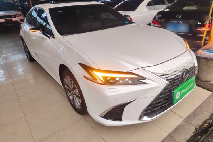 Used Lexus ES 2025 300h Deluxe Edition