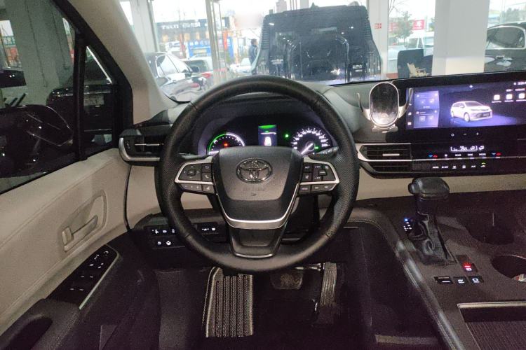 Used Toyota Sienna 2024 2.5L Hybrid Comfort Edition
