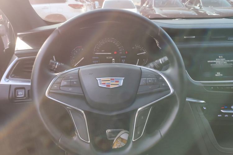 Used Cadillac XT5 2018 28E Four-Wheel Drive Tech Version
