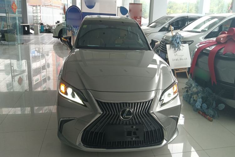 Used Lexus ES 2020 260 Excellence Edition
