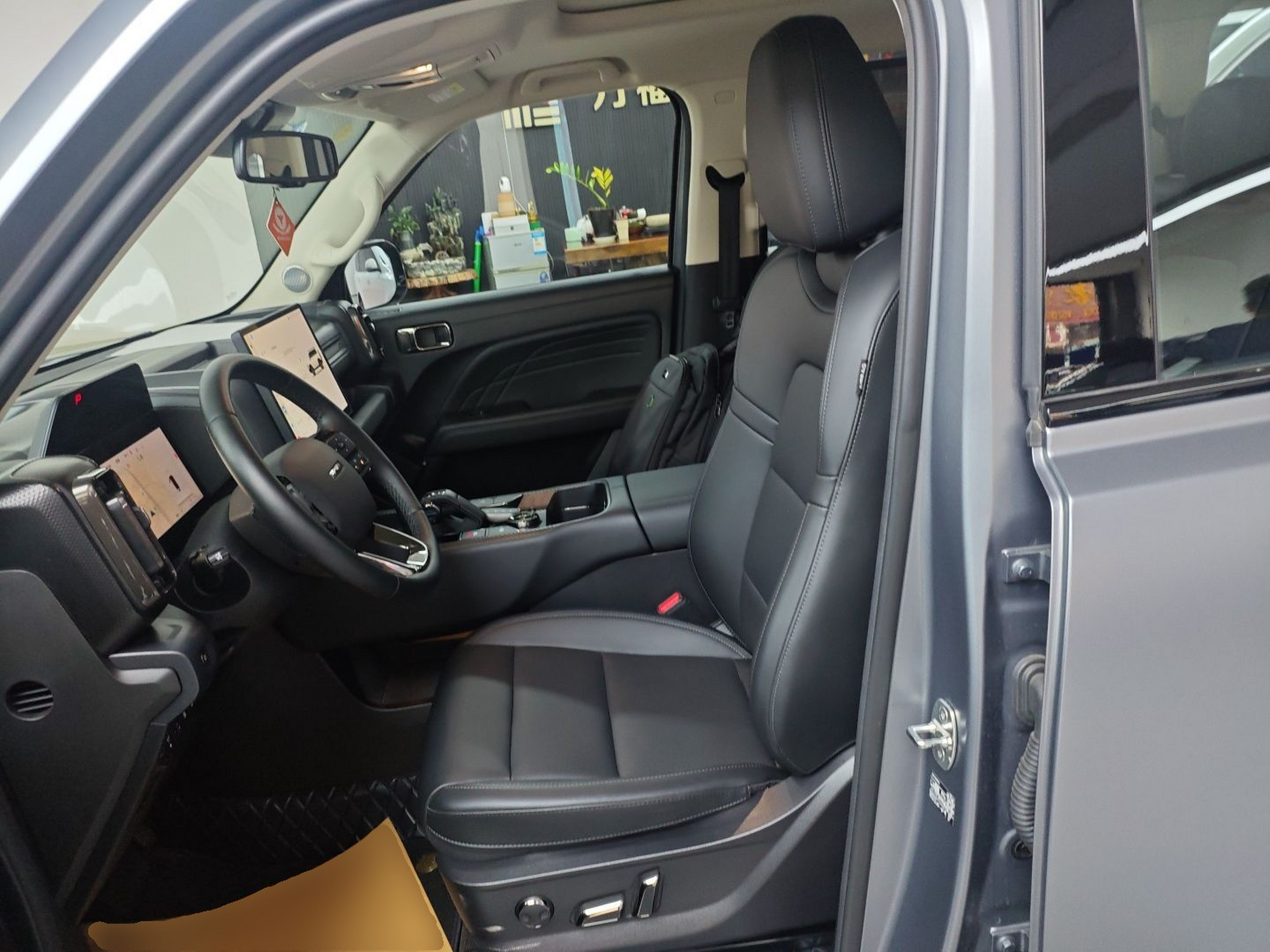 Переднее сиденье в автомобиле