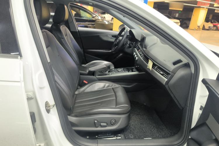 Used Audi A4L 2019 40 TFSI Ambition China VI
