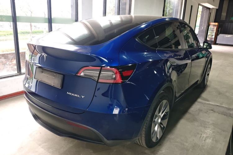 Used Tesla Model Y 2021 Long-Range All-Wheel-Drive Version 3D7
