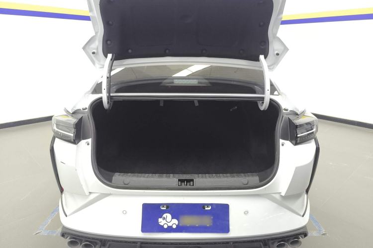 Used Dongfeng Aeolus Yixuan 2023 Mach Edition 1.5L Automatic Chasing Shadow Version
