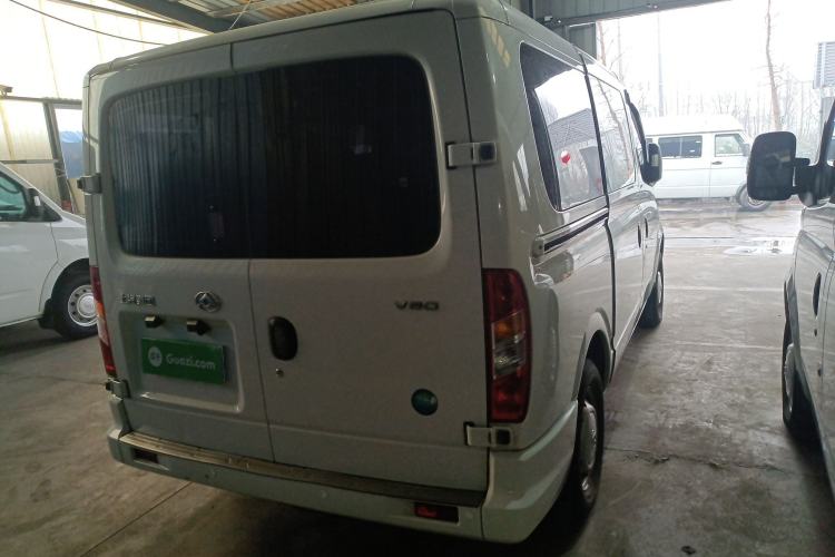 Used SAIC MAXUS Xintu V80 2023 2.0T Manual Classic Aoyuntong Short Wheelbase Ultra-Low Roof 7/8/9-Seater