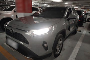 Used Toyota RAV4 2022 2.0L CVT Two-Wheel Drive Fashion Edition