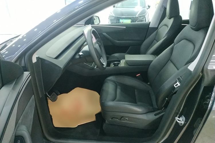 Used Tesla Model Y 2025 Long-Range All-Wheel-Drive Version