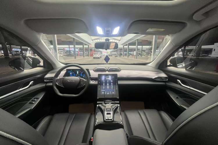 Used Dongfeng Aeolus Mage 2024 Honor Edition 1.5T Fashion Model
