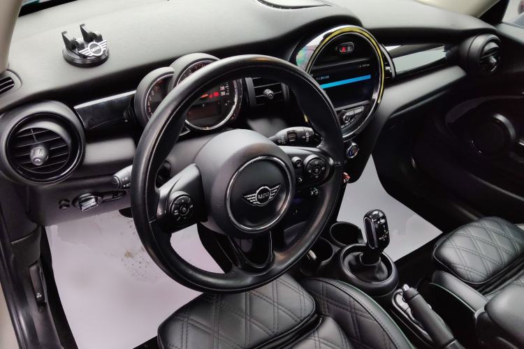 Used  MINI 2018 1.5T COOPER Classic Edition