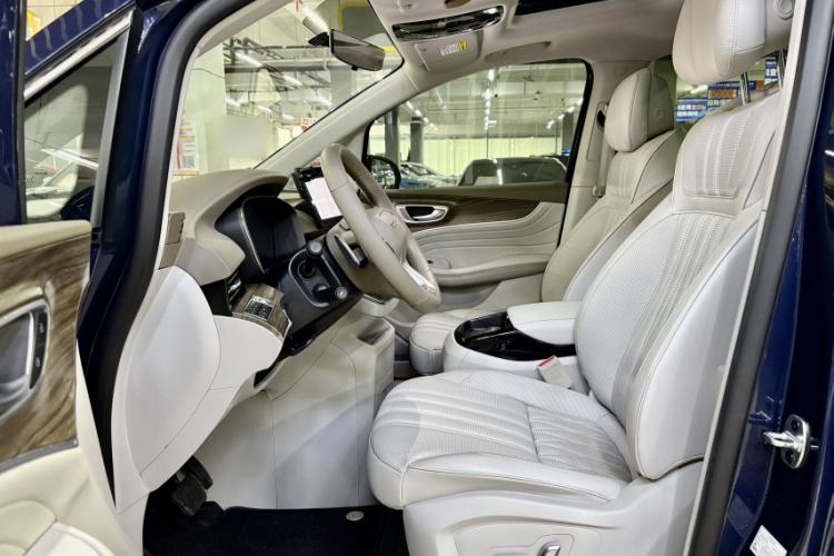 Used Roewe iMAX8 2023 400TGI Comfort Edition
