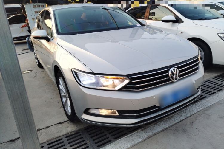 Used Volkswagen Magotan 2018 330TSI DSG Advanced Model
