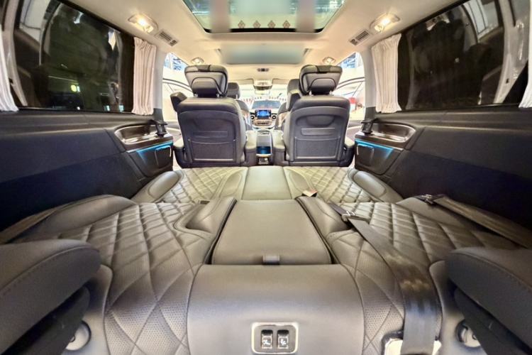 Used Mercedes-Benz V-Class 2021 V 260 L Long-wheelbase Luxury Edition