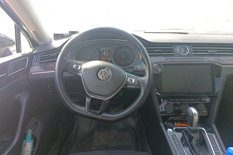 Used Volkswagen Magotan 2017 330TSI DSG Luxury Model
