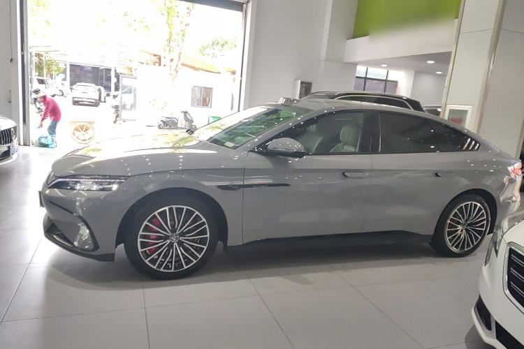 Used BYD Han 2025 EV with 701 km of Laser Radar-Enabled Intelligent Driving
