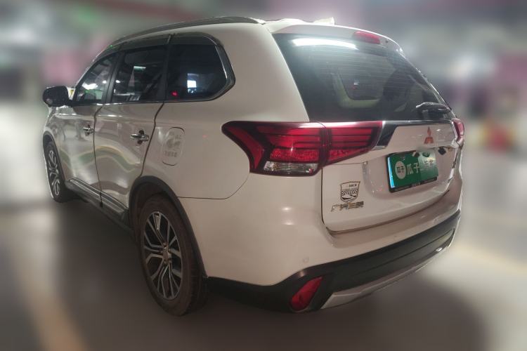Used Mitsubishi Outlander 2018 2.4L 4x4 Luxury Edition 7-Seater