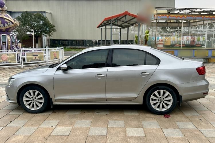 Used Volkswagen Sagitar 2015 230TSI Automatic Comfort Version