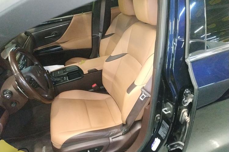 Used Lexus ES 2020 200 Excellence Edition
