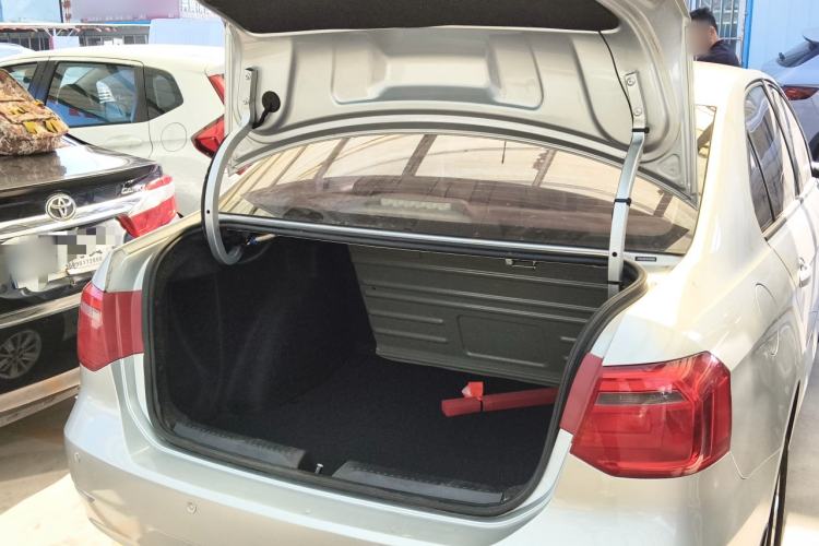 Used Volkswagen Jetta 2015 Value Edition 1.6L Manual Fashionable Style
