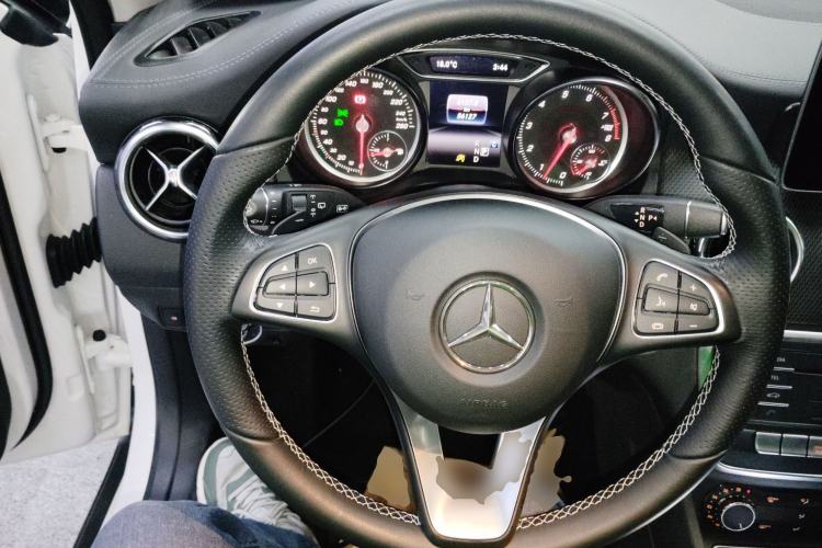 Used Mercedes-Benz GLA 2017 GLA 200 Fashion Model