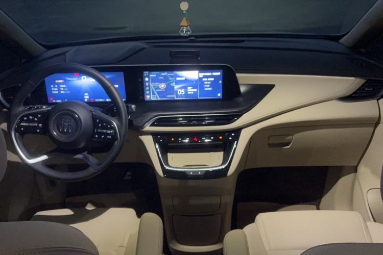 Used Buick GL8 New Energy 2025 Lu Shang Luxury Edition 7-Seater