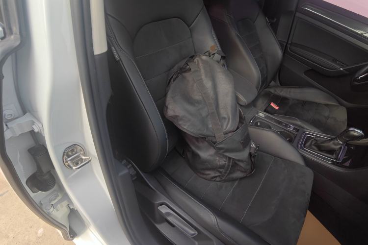 Used Volkswagen Golf 2018 230TSI Automatic Luxury Version
