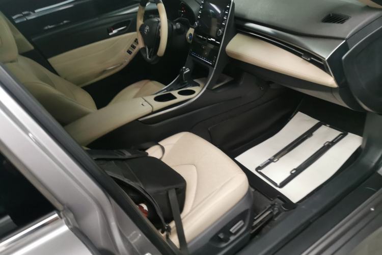 Used Toyota Avalon 2019 Dual-Engine 2.5L Luxury Edition China VI Standard
