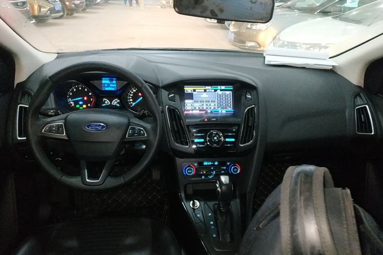 Used Ford Focus 2015 Hatchback EcoBoost 125 Automatic Supreme Style Edition