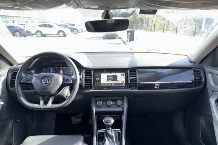 Used Skoda Kodiaq 2019 Facelifted TSI330 7-Seater Two-Wheel-Drive Luxury Enjoyment Edition China VI Standard
