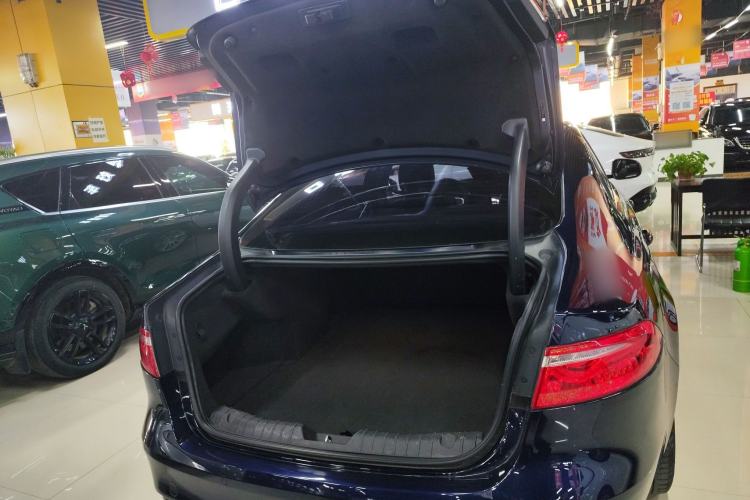 Used Jaguar XFL 2020 XFL 2.0T P200 Two-Wheel-Drive Rally Flag Edition
