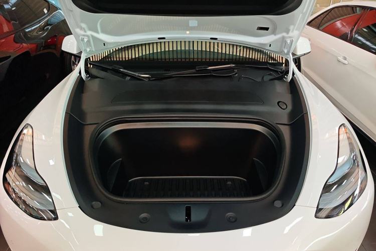 Used Tesla Model Y 2023 Rear-Wheel-Drive Version
