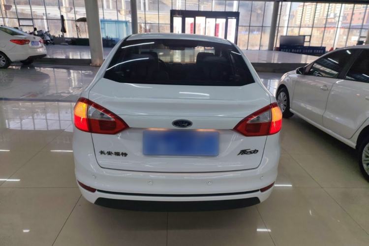 Used Ford Fiesta 2013 Sedan 1.5L Automatic Fashion Edition
