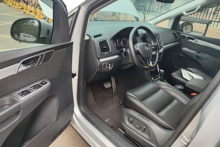 Used Volkswagen Sharan 2018 Revised Version 380TSI Comfort Edition 7-Seater
