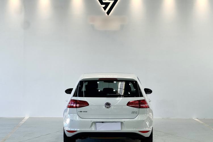 Used Volkswagen Golf 2016 230TSI Automatic Comfort Version
