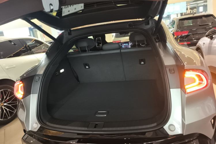 Used  YU7 2025 Ultra-Long Range All-Wheel Drive Pro Version