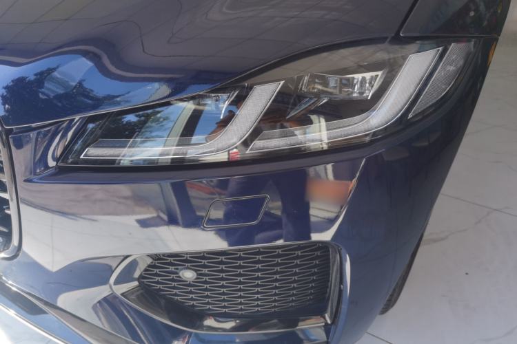 Used Jaguar F-PACE 2023 P250 R-Dynamic BLACK
