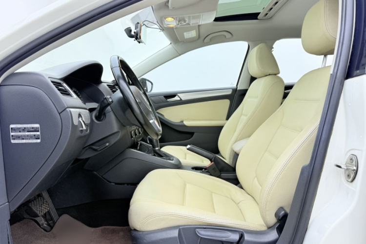 Used Volkswagen Sagitar 2014 Revised Version 1.6L Automatic Comfort Edition
