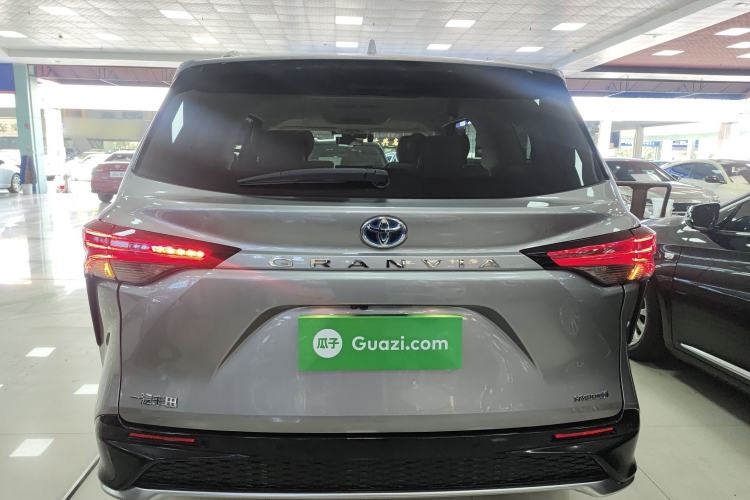Used Toyota Granvia 2022 2.5L Hybrid Flagship Edition