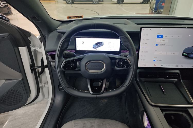 Used Lynk & Co 07 2024 EM-P 126 Long-Range Halo
