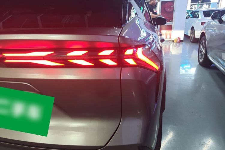 Used  L7 2023 1.5T 115 km Starship
