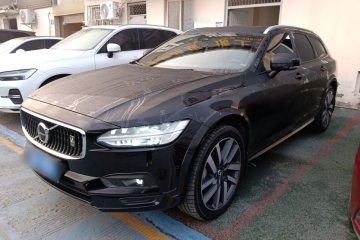 Used Volvo V90 2022 Cross Country B5 AWD Prestige Edition
